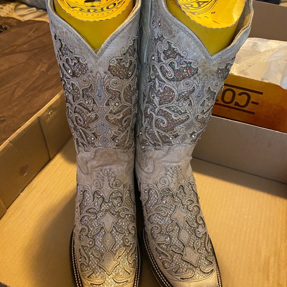 Off white Corral Western boots with glitter and stone embellish. - Picture 2 of 2